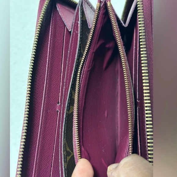 Louis Vuitton Retiro Zippy Wallet Monogram Canvas - Picture 4 of 9